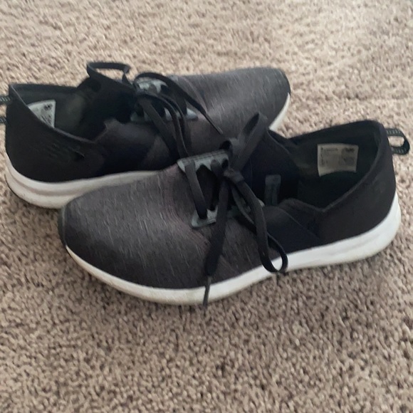 New balance sneakers - Picture 2 of 9